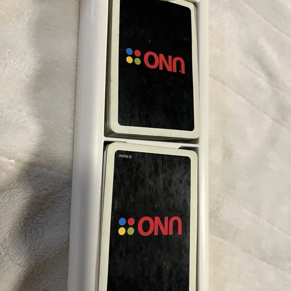 Mattel UNO Card Game in White Case - Picture 4 of 4